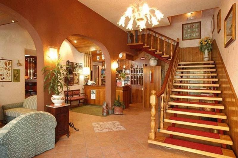 Hotel Bristol Fiumalbo Bagian luar foto