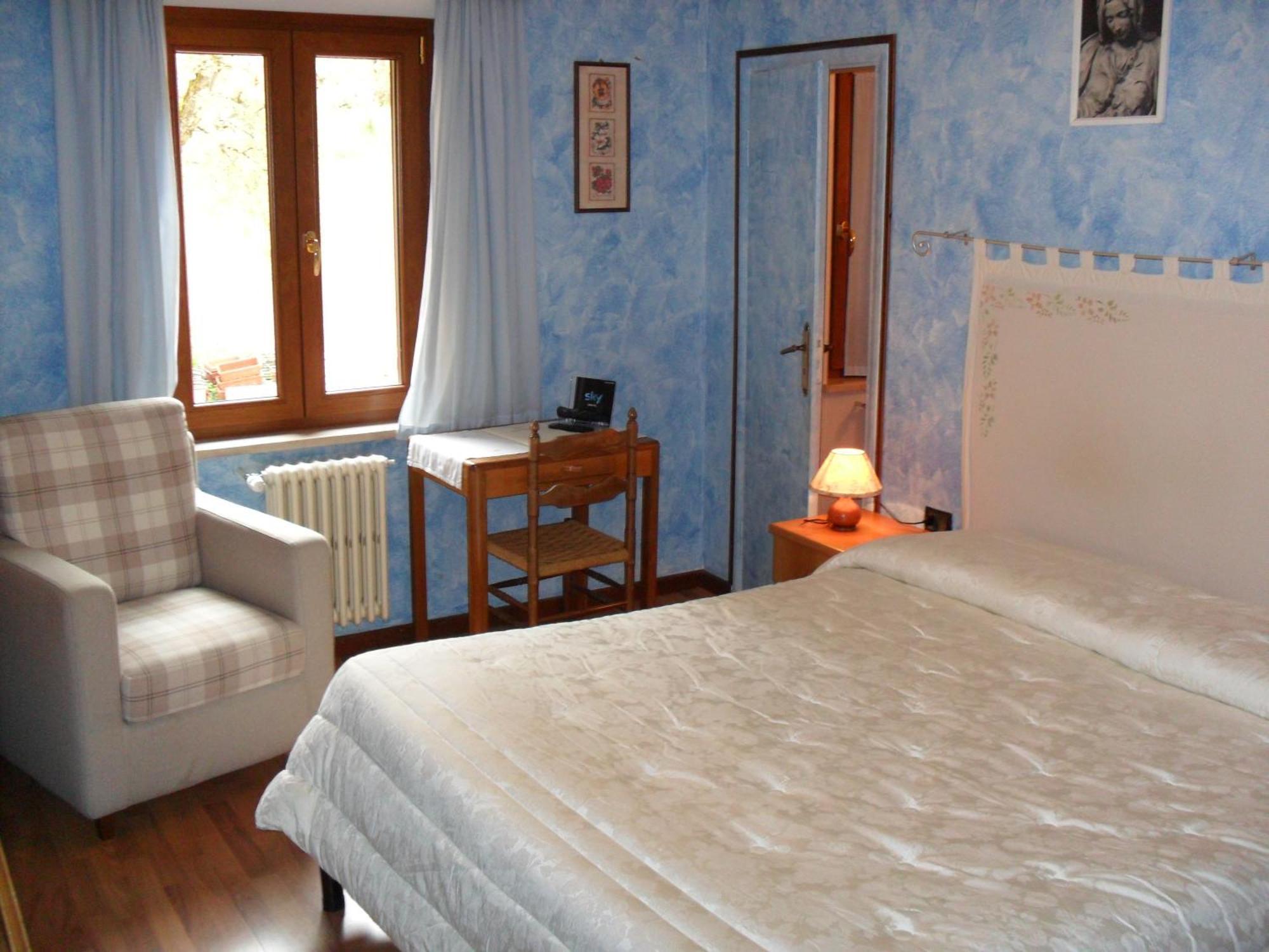 Hotel Bristol Fiumalbo Bagian luar foto