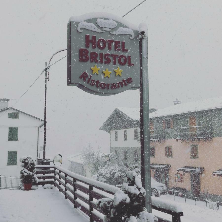 Hotel Bristol Fiumalbo Bagian luar foto